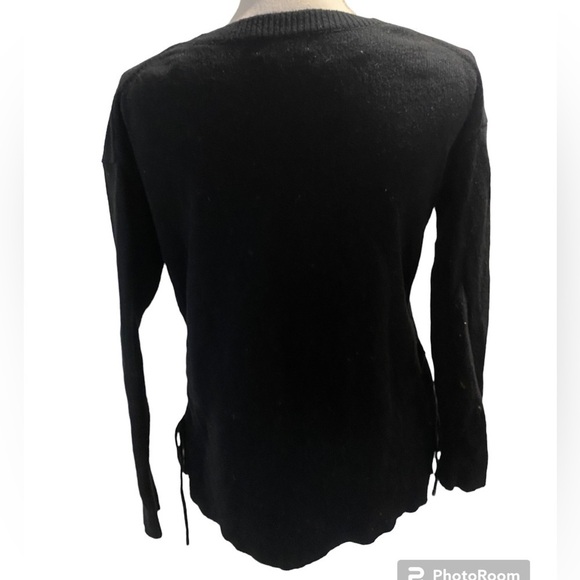 {DIP} Scoop Neck Sweater - Picture 2 of 3